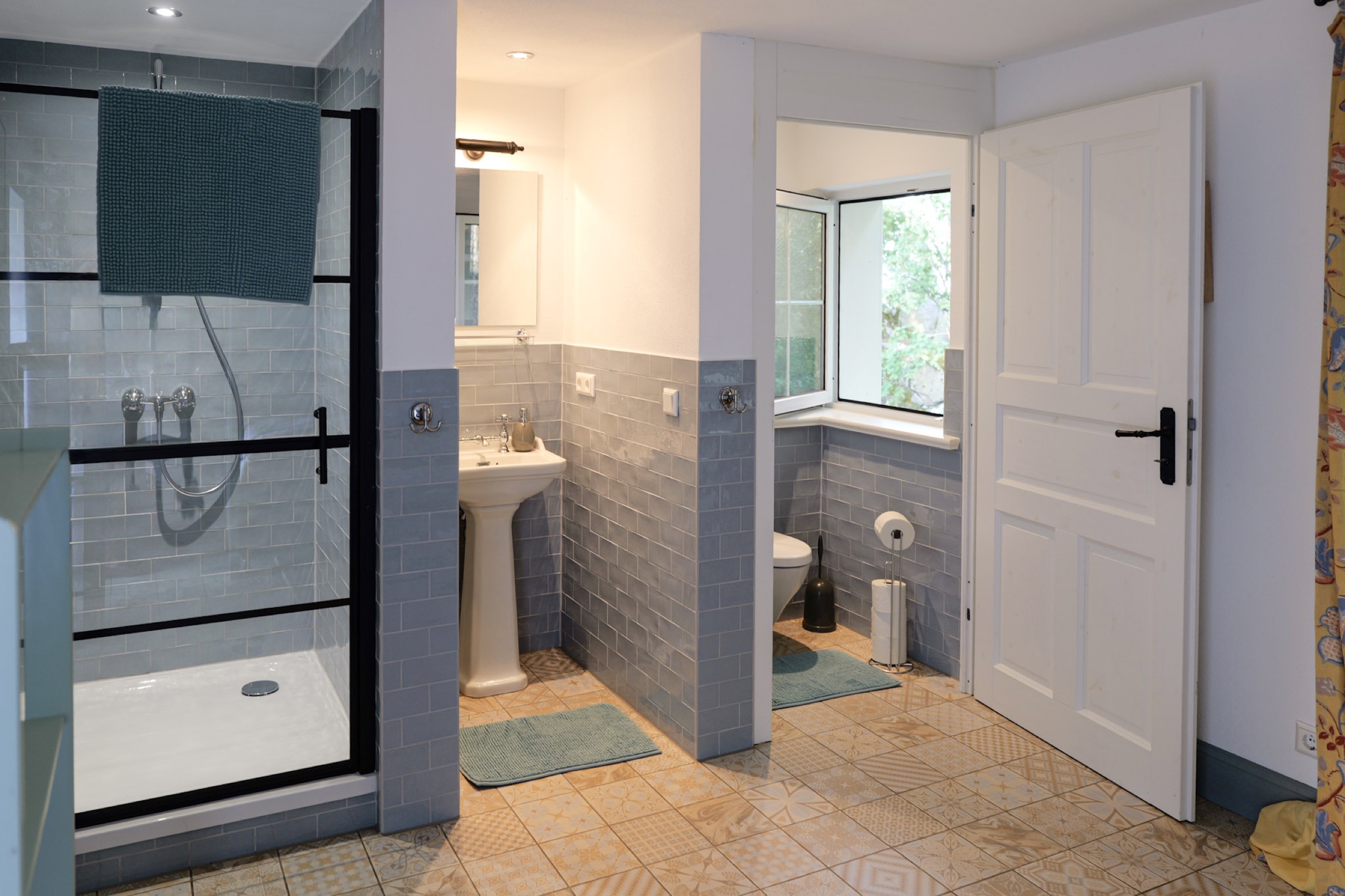puppenhaus bad en suite mit dusche waschbecken und toilette